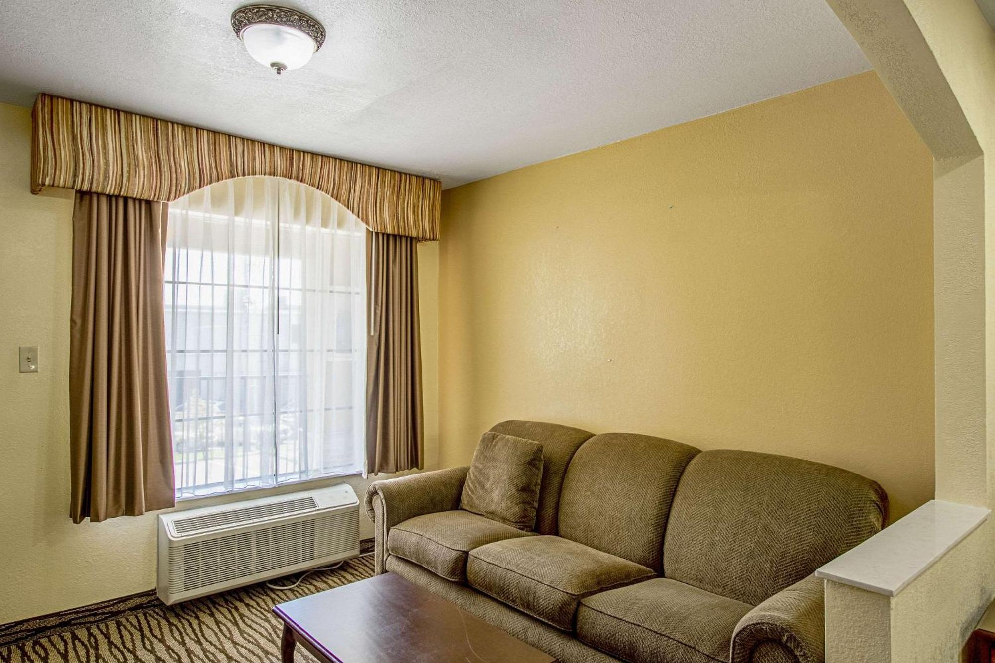 Super 8 By Wyndham Jackson Ms Otel Dış mekan fotoğraf