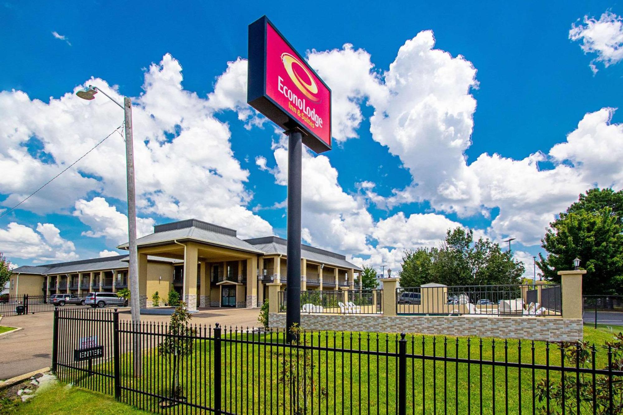 Super 8 By Wyndham Jackson Ms Otel Dış mekan fotoğraf