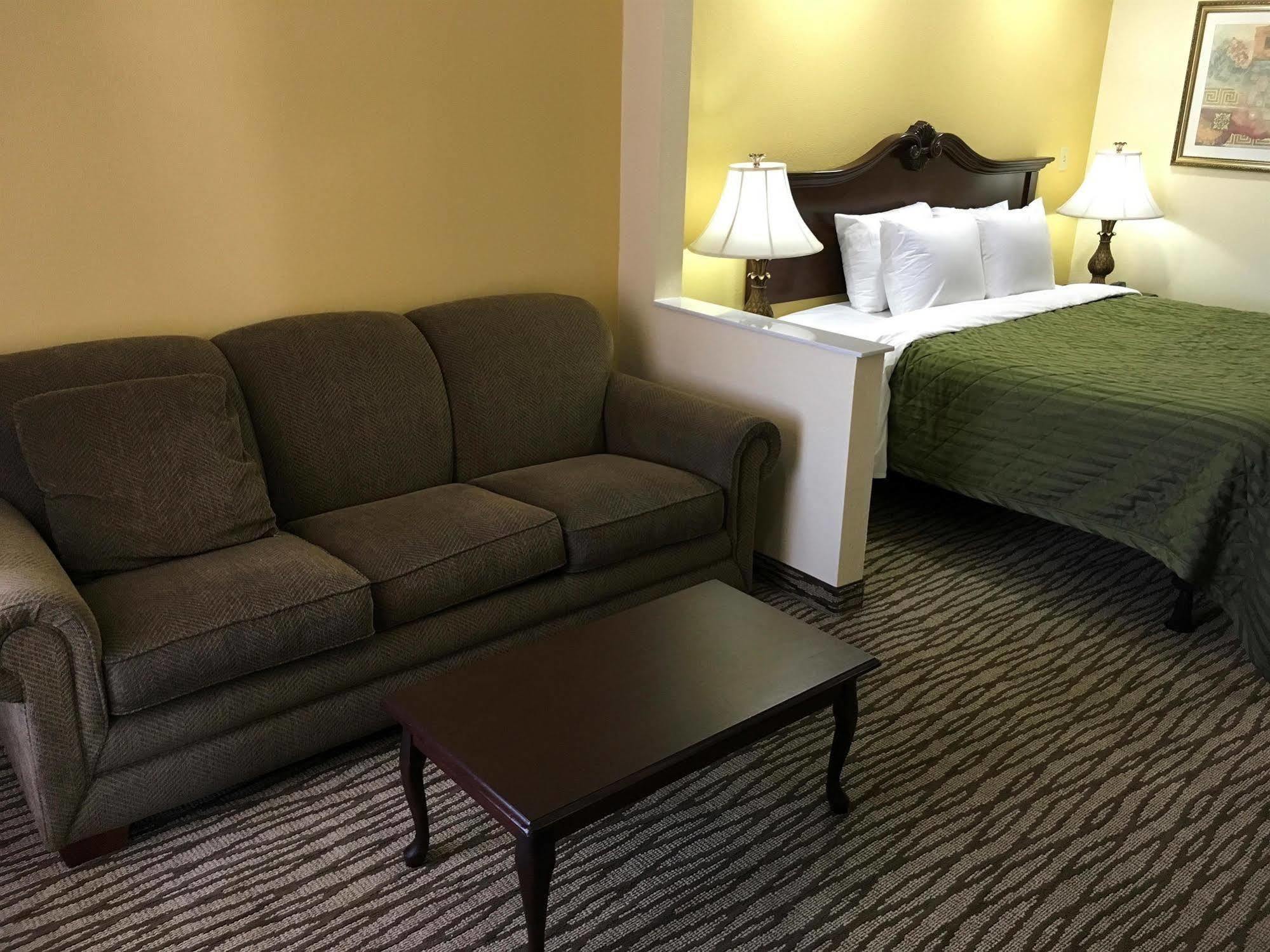 Super 8 By Wyndham Jackson Ms Otel Dış mekan fotoğraf