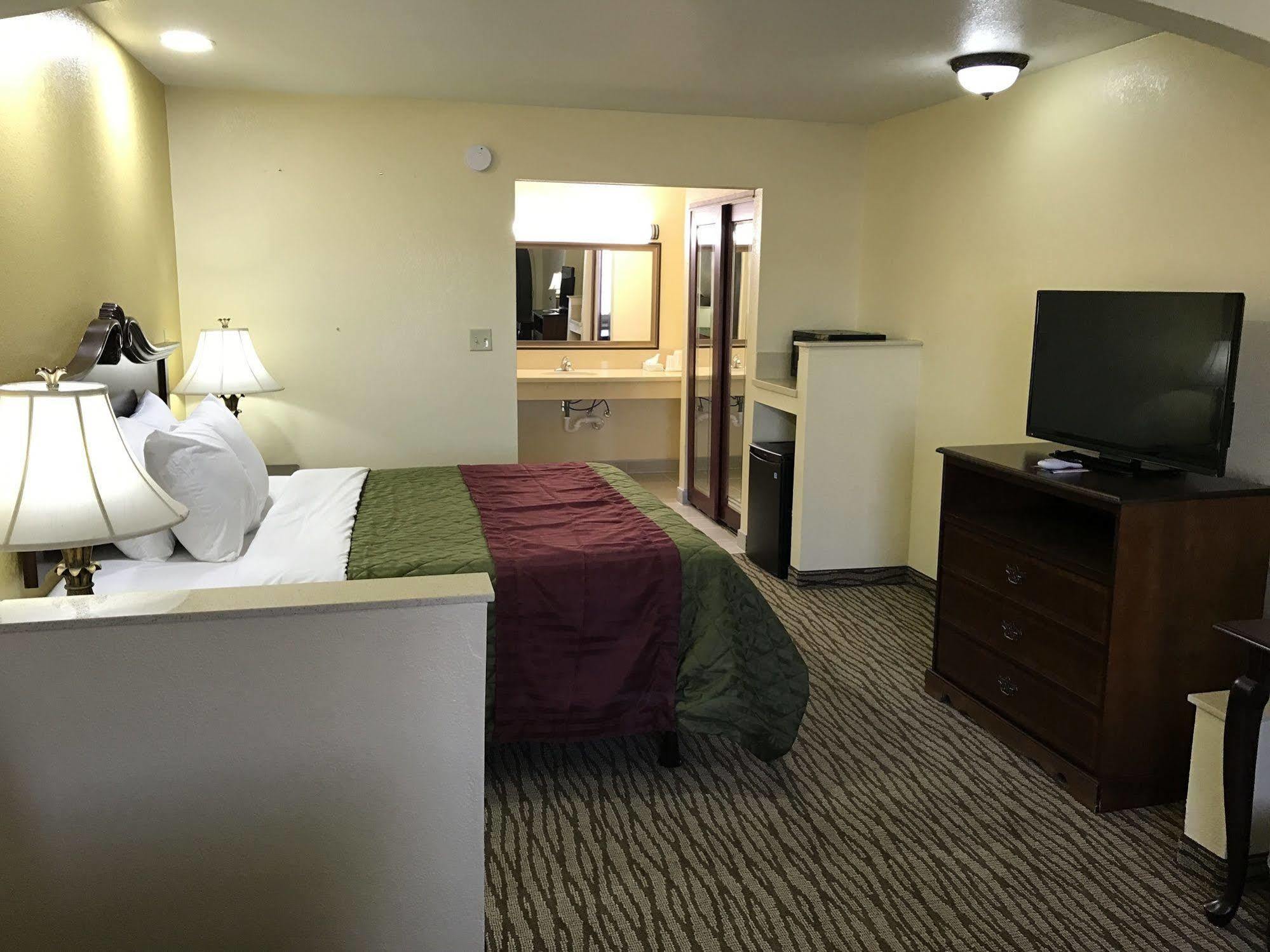 Super 8 By Wyndham Jackson Ms Otel Dış mekan fotoğraf